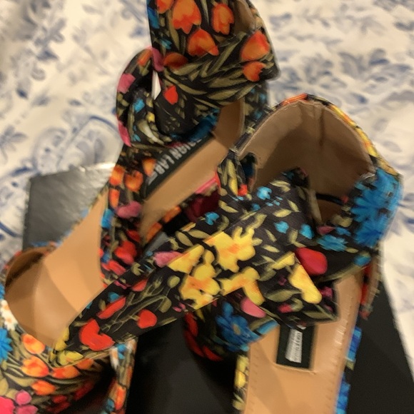 Ladies shoes by Design Lab - Picture 6 of 7